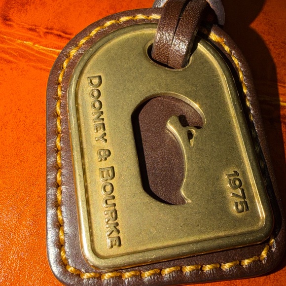 EUC Dooney & Bourke Caiman Camilla Croc-Embossed Leather Tote Bag - Picture 7 of 16